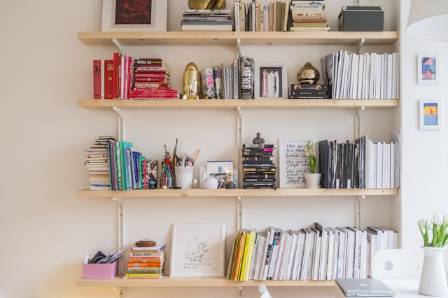 How to Arrange Your Bookshelves Like a Professional Designer