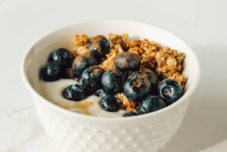 Easy Blueberry Yogurt Bowls