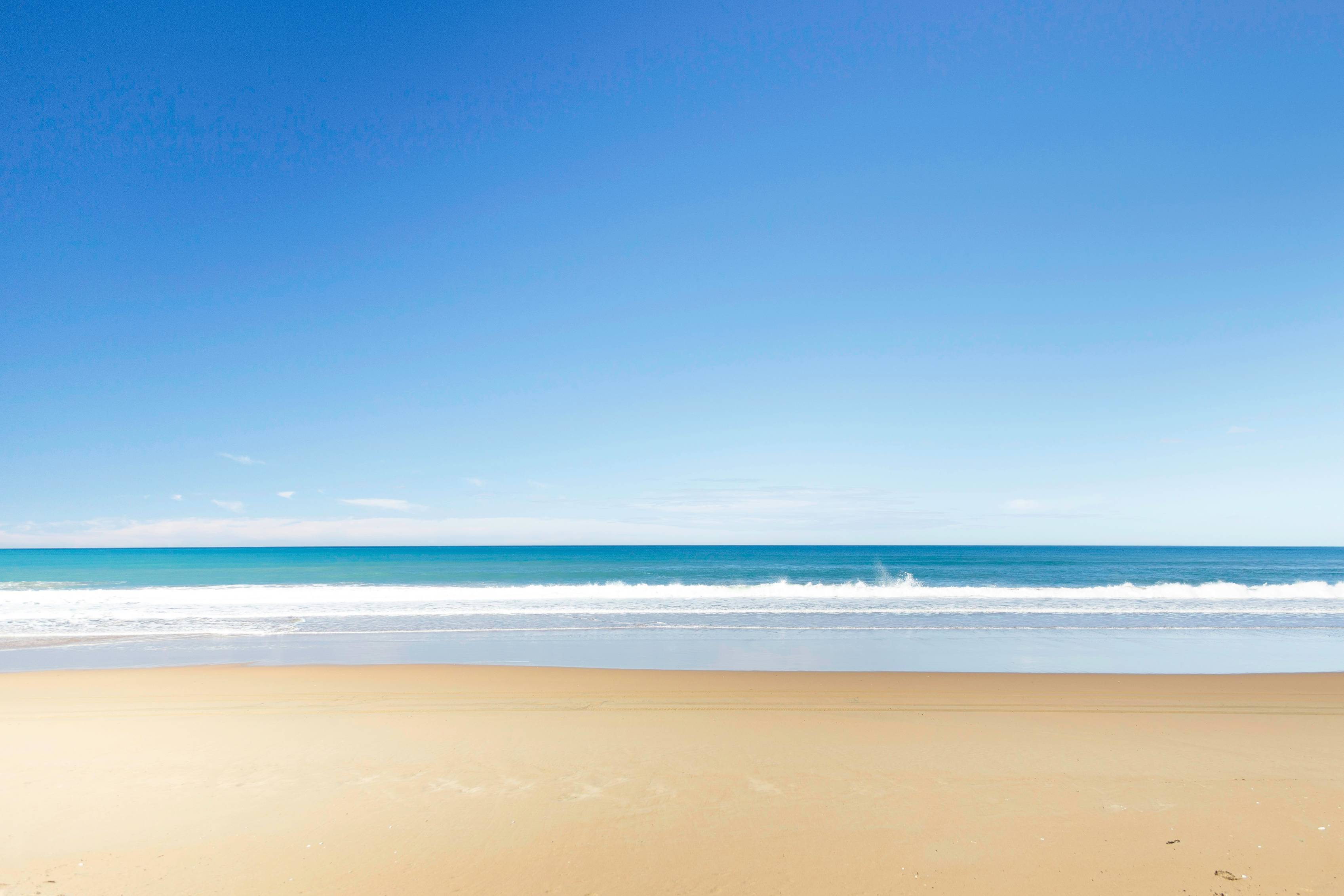 photo of sea waves